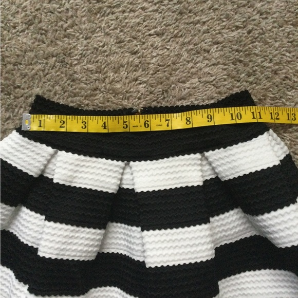 Forever 21 Contemporary Skirt - Picture 7 of 13